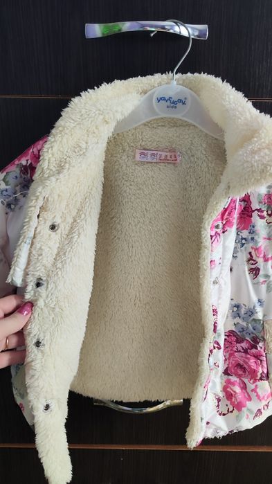 Демі куртка для дівчинки