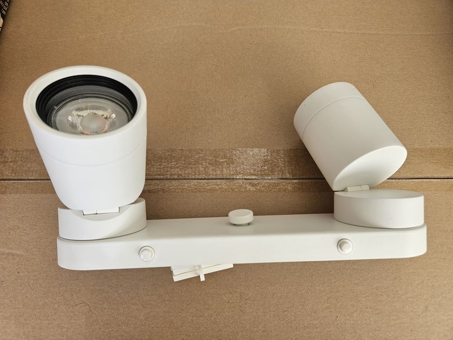 Lampa ścienna podwieszana + żarowki

(produkt nowy
