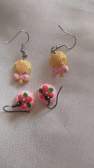 Brincos feitos à mão