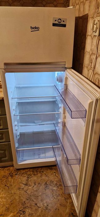 Lodówka - Beko z zamrażalnikiem. Stan bardzo dobry.
