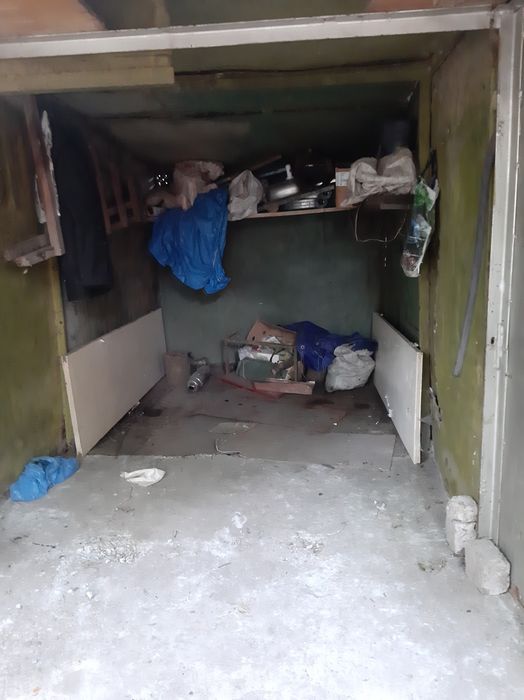 Продам не большой гараж