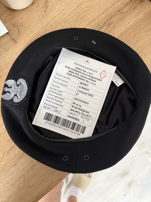 Beret NOWY czarny WP