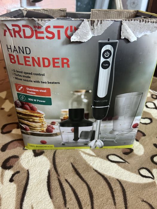 Продам блендер Adresto