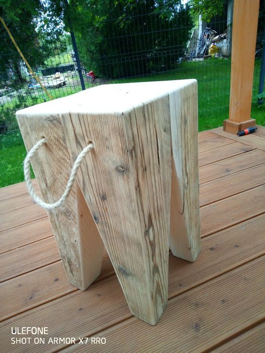 Табурет дерев'яний