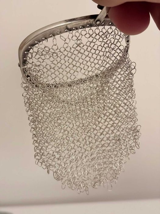 Porta‑moedas de prata antiga - malha original - com desgaste