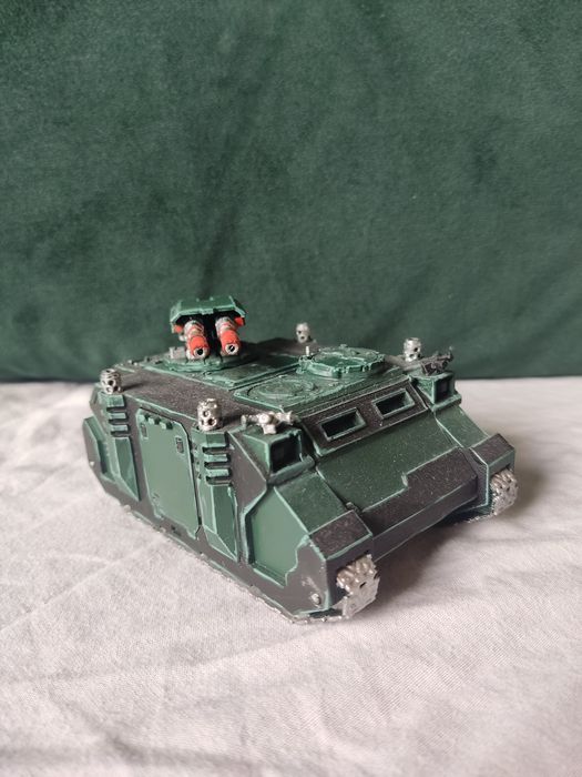 Razorback czołg transporter space marines Warhammer 40k dark angels