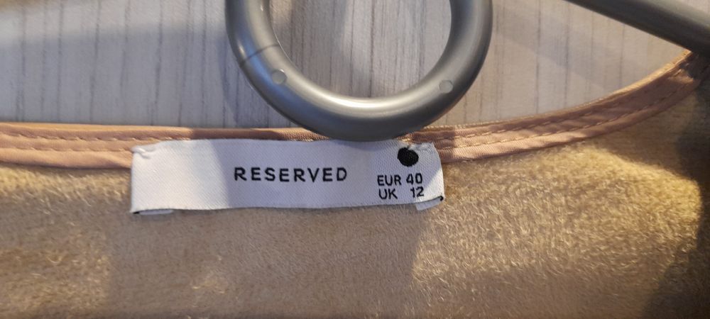 Sukienka reserved L 40 kremowa beżowa