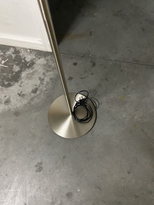 Candeeiro de pe alto do ikea