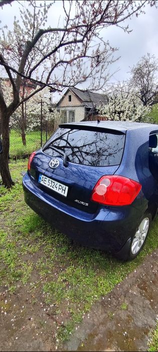 Продам свое авто Toyota Auris 2008