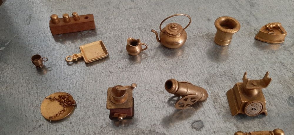 Miniaturas em Latão