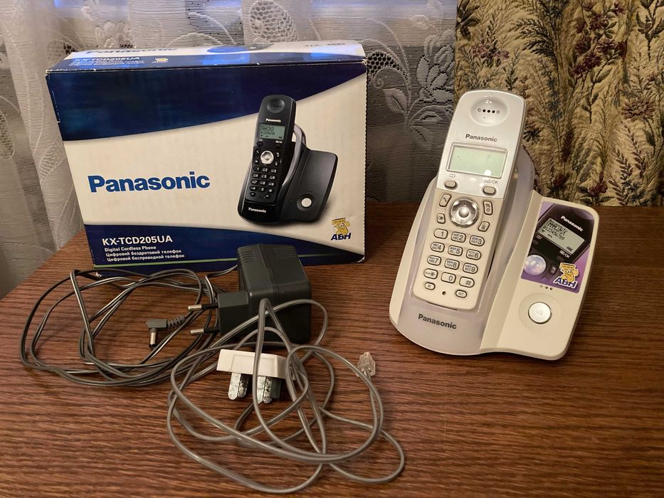 Цифровой беспроводной телефон Panasonic, модель KX-TCD205UA