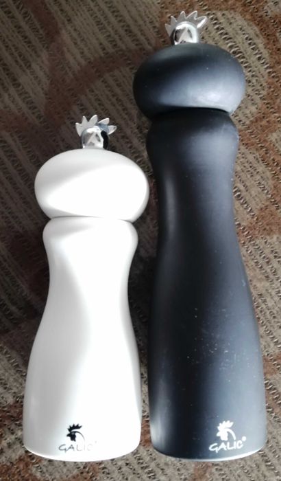 saleiro e pimenteiro em cerâmica estado novo