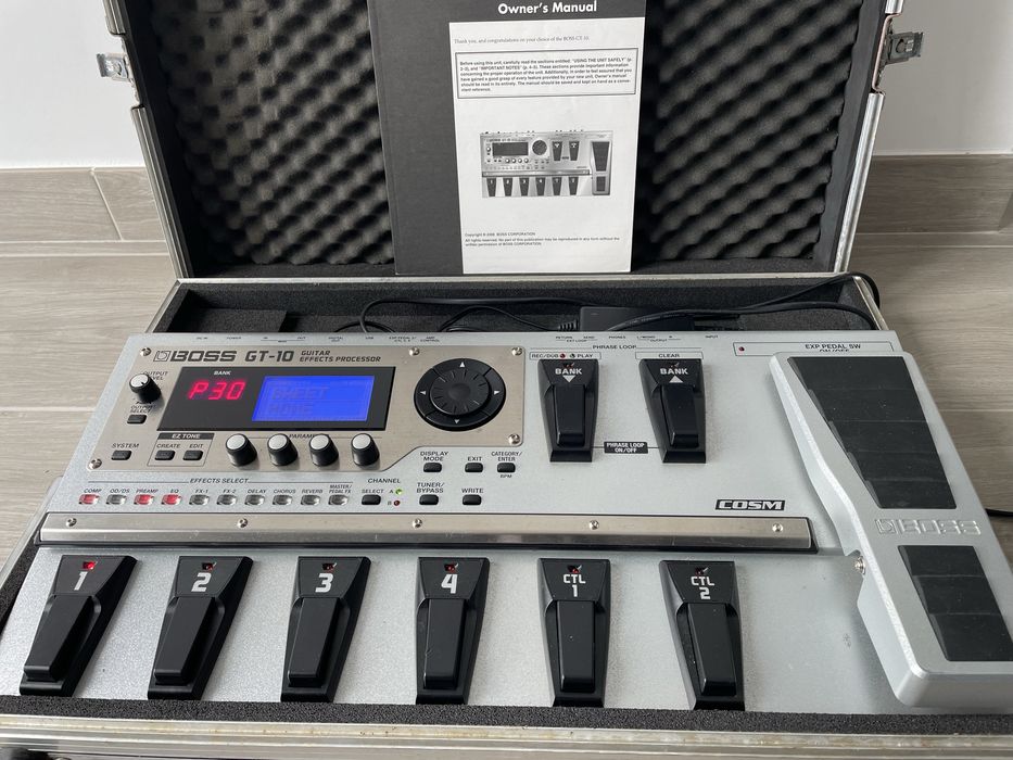 Pedaleira Boss GT 10 + Estojo Rígido