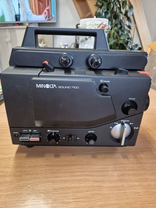 Projector de filmes   Minolta sound 7100 

MINOLTA SOUND 7100M
M