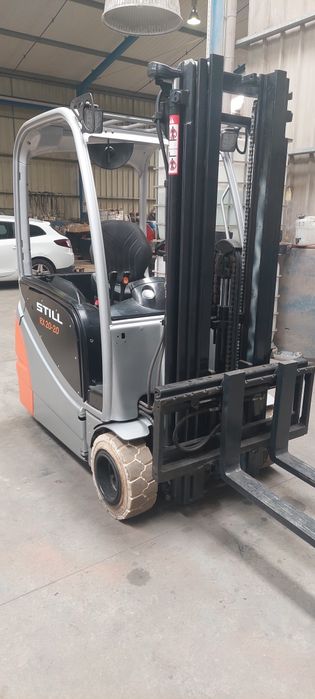 Empilhador Elétrico com 4a Válvula
