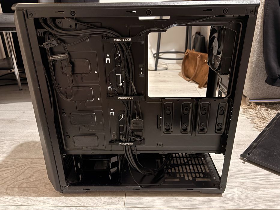 Obudowa Phanteks ATX ze szklanym panelem, x-kom G4M3R