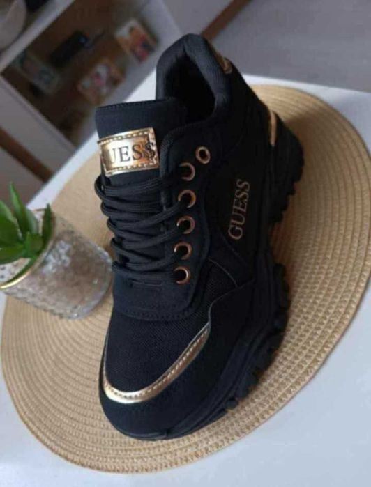 Czarne adidasy GUESS