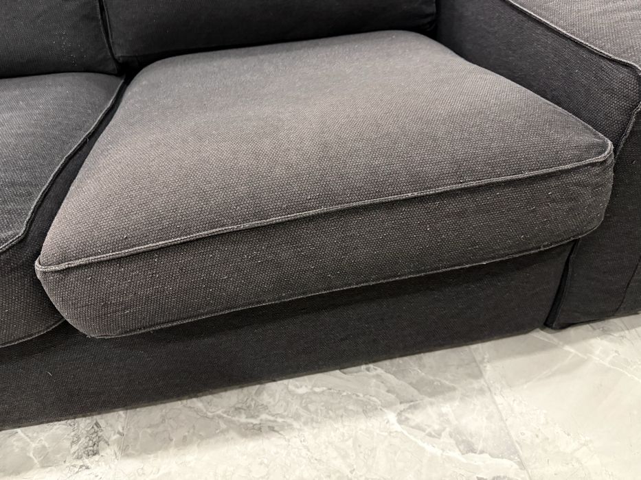 Sofa Kivik IKEA 2 lugares