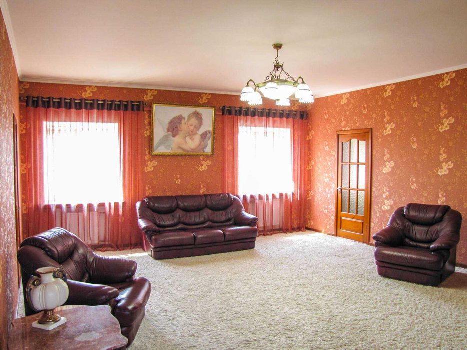 Продам элитный 2-х эт. дом в ЦЕНТРЕ Шевченковского района.