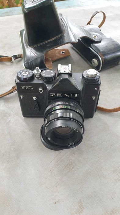 Фотоаппарат Зенит TTL с объективом Гелиос-44-2