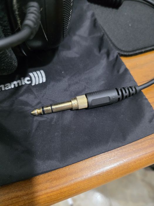 Fones Estúdio Beyerdynamic DT 880 PRO