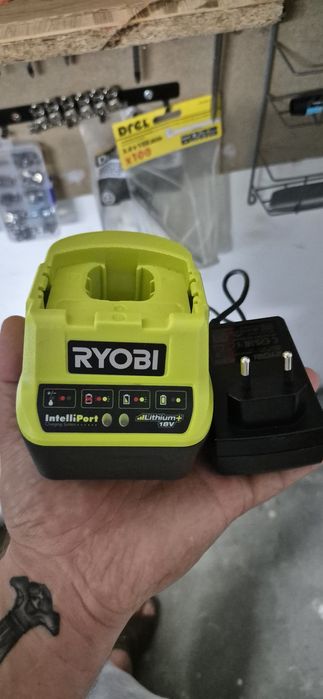 Ładowarka do sprzętu Ryobi