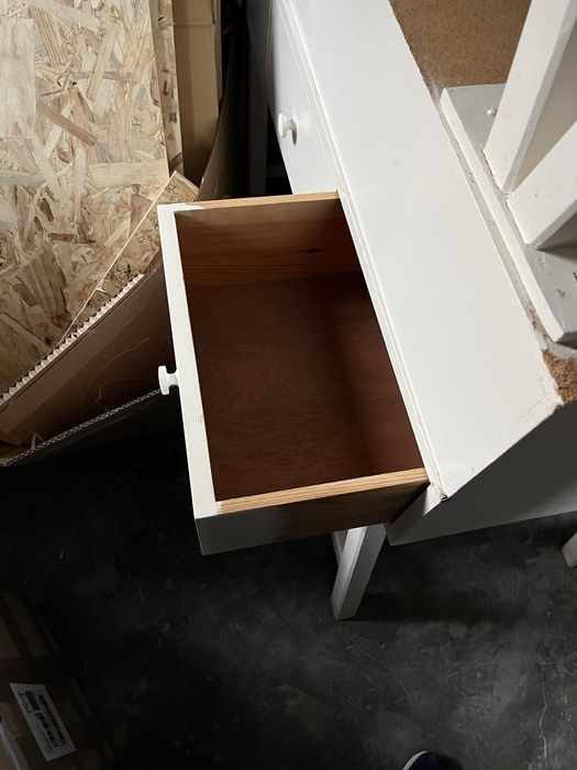 Dois moveis em madeira lacada