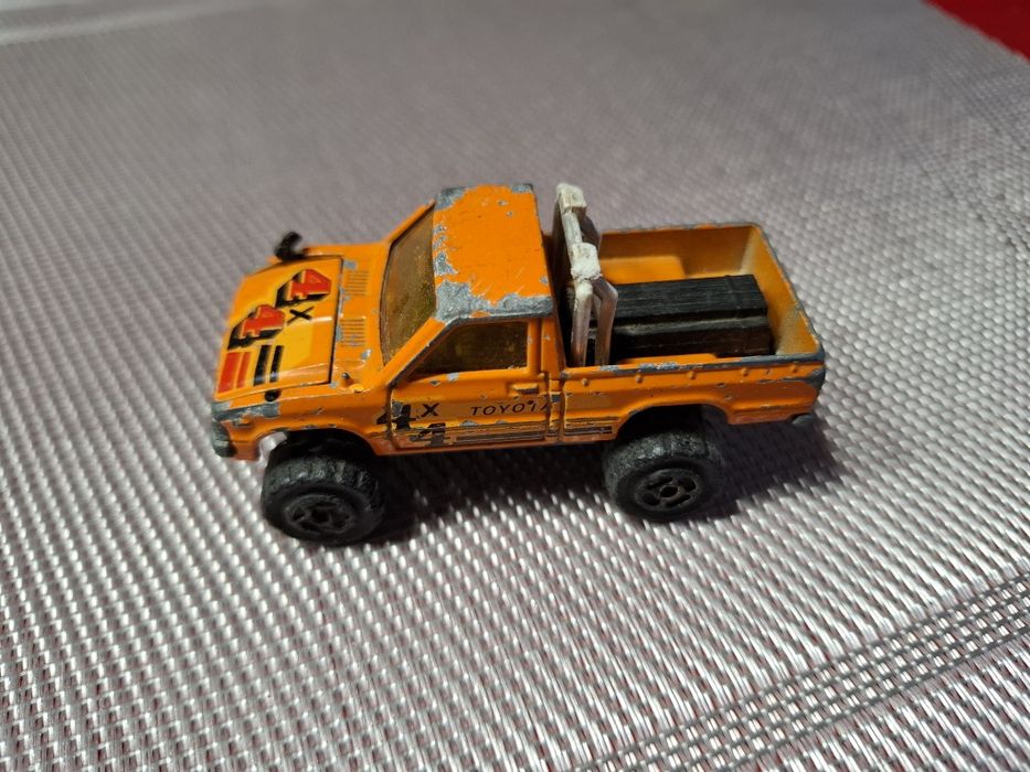 Majorette 4x4 toyota pick-up model samochodu