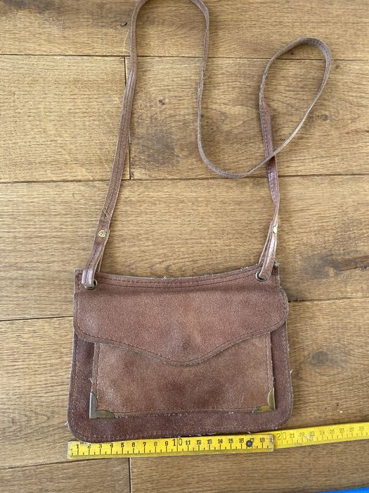 Skórzana torebka brązowa mała na pasku kopertówka