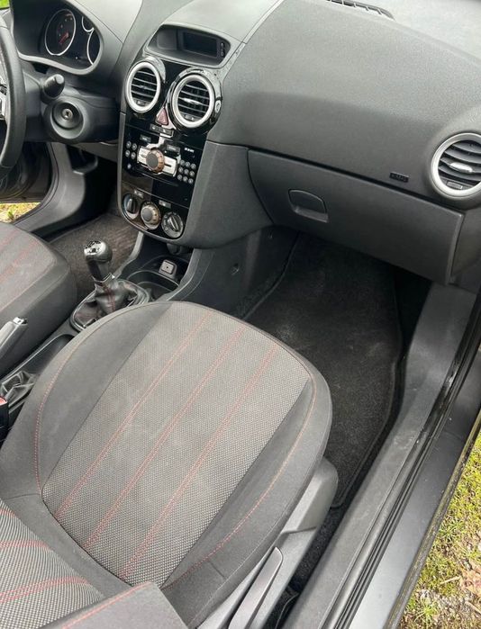 Opel Corsa 1.2 Black Edition