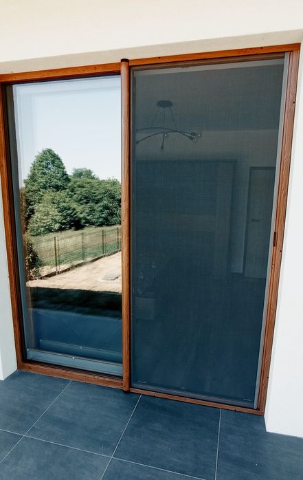 Moskitiery okienne,drzwiowe,plisowane,rolowane,przesuwne