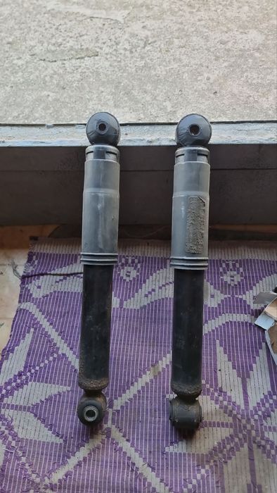 Задні амортизатори до фіата 500 продам