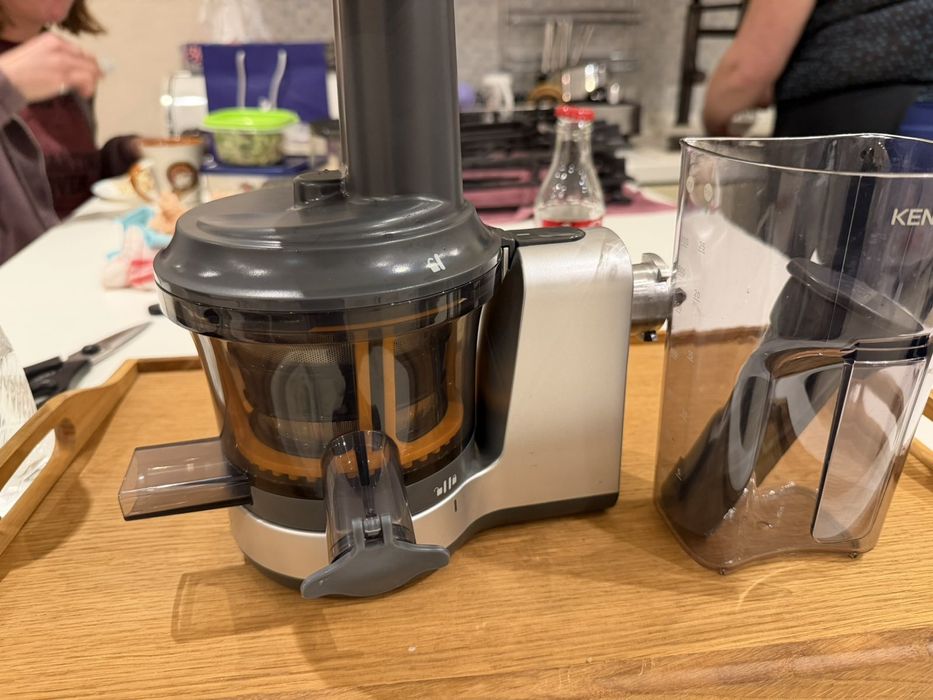 Шнекову соковижимаоку для комбайну Kenwood