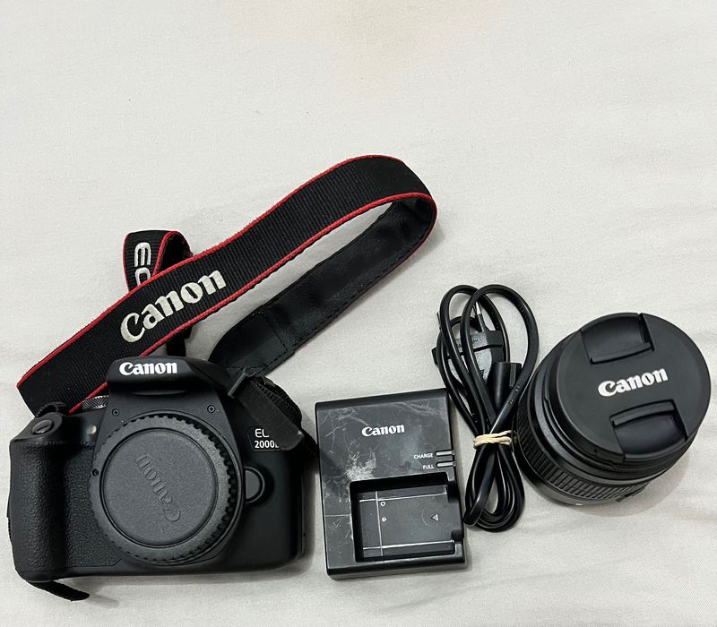 Câmara fotográfica CANON EOS 2000D
