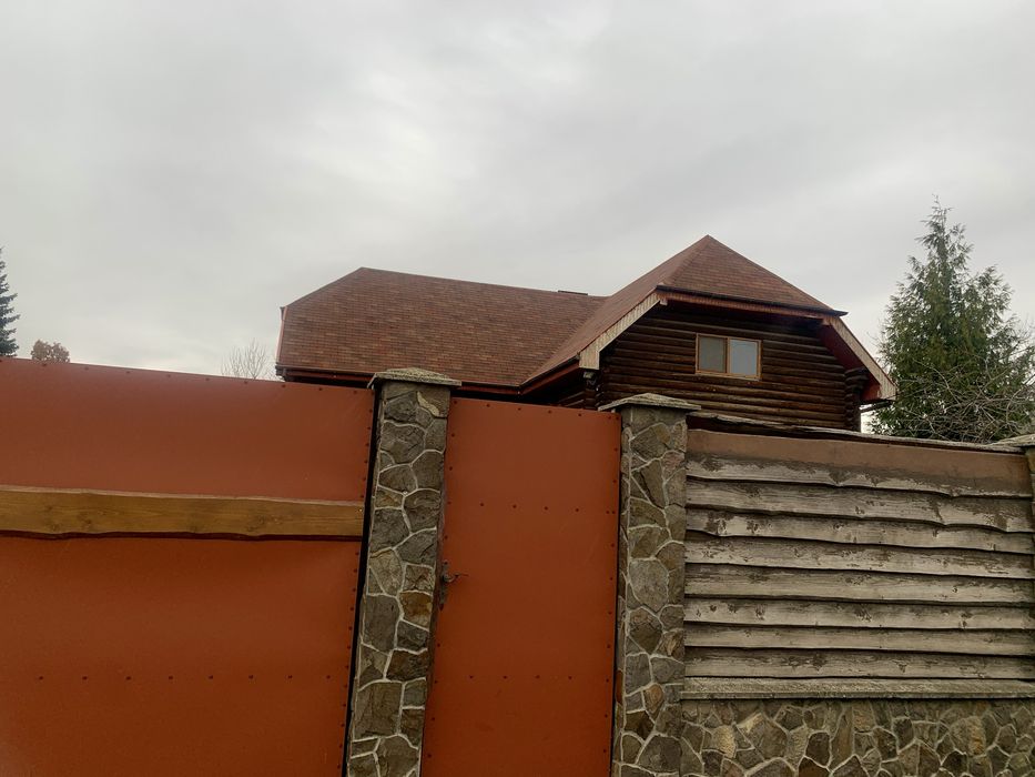 Продається будинок з каліброваного брусу( житло плюс бізнес)