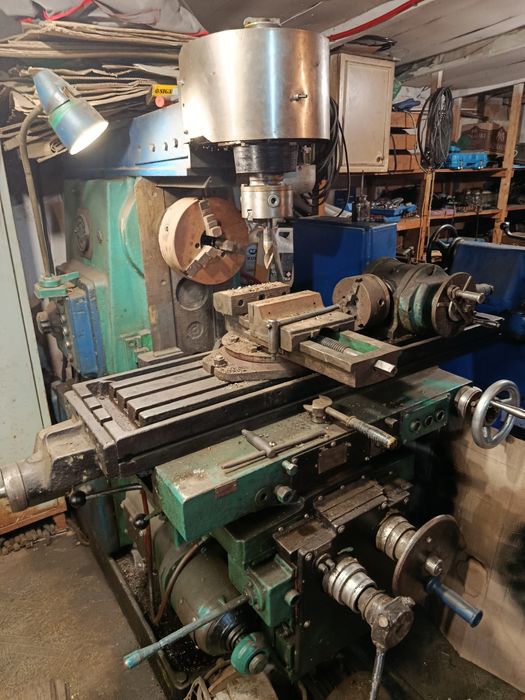 Фрезерний  Станок 6Р82+делітільна головка