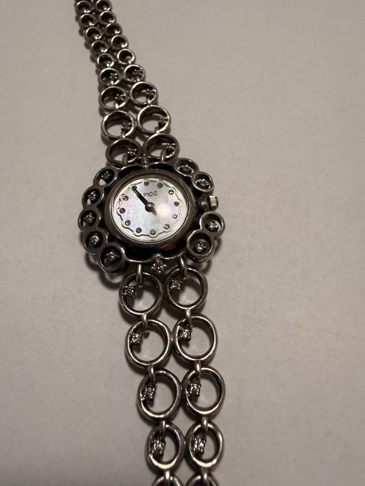 Серьрчные часы 925 пробы