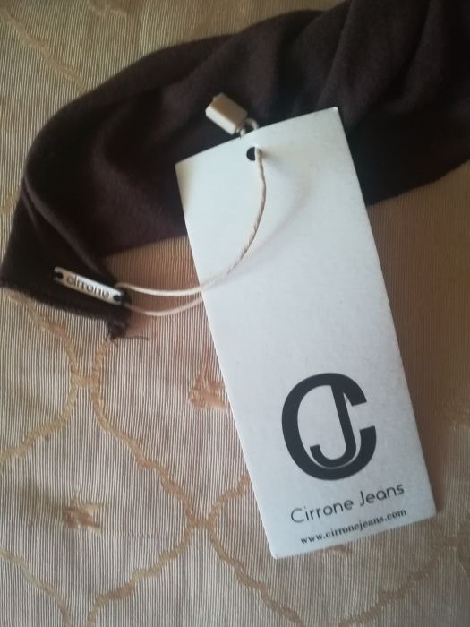 Lenço Cirrone Jeans completamente novo