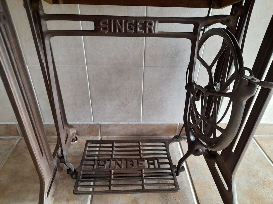 Máquina de costura antiga Singer