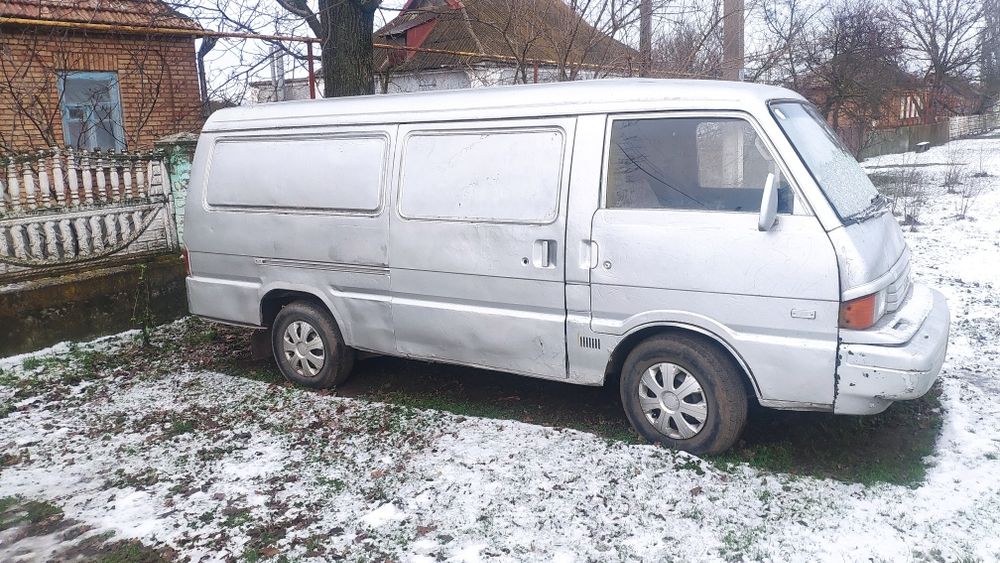 Продам фургон Mazda E2200