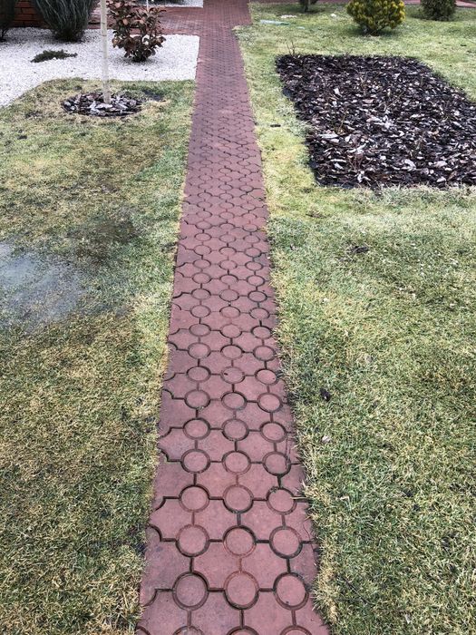 Продам тротуарну плитку Б/У