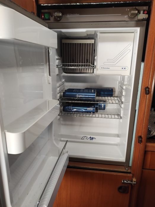 Frigorífico trivalente Eletrolux 70 Litros