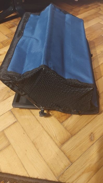 Półka boczna z parawanem