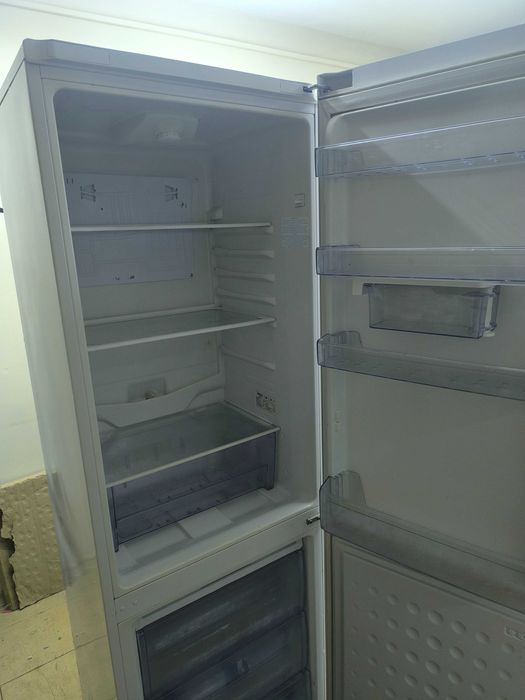 Продам холодильник Атлант