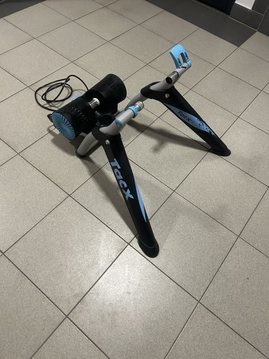 Trenażer Tacx Genius