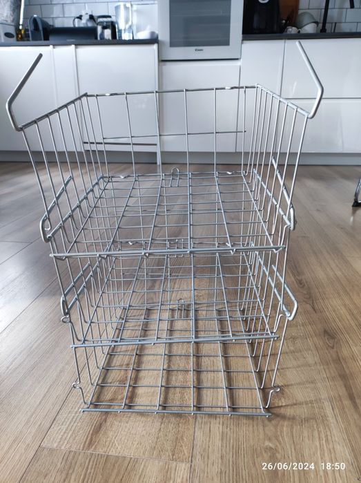 Prateleira para arrumar latas de conserva/3 cestos/1 cabide para porta