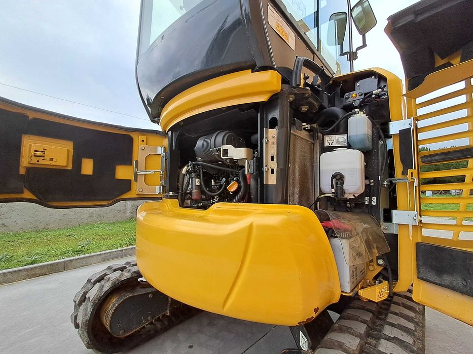 Mini Giratória KOMATSU PC24 MR 5