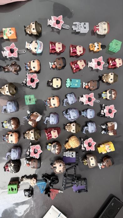 Фігурки kinder joy stranger things