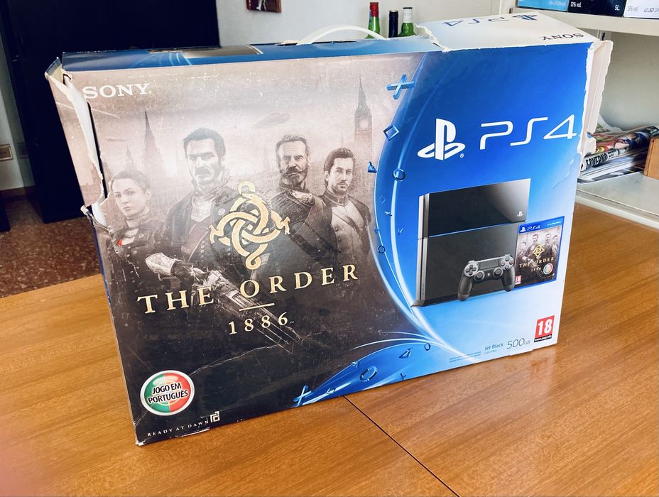 Consola PS4 500GB+ jet black  c/comando avariado