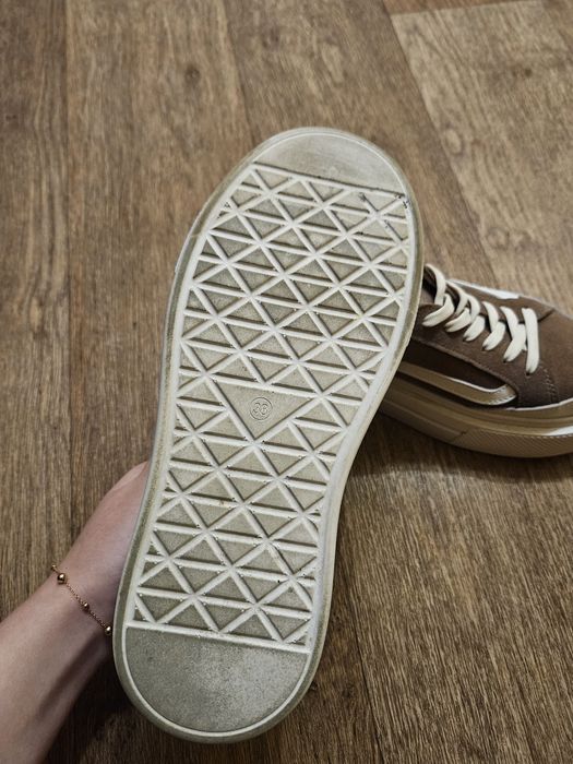 Кросівки жіночі капучино